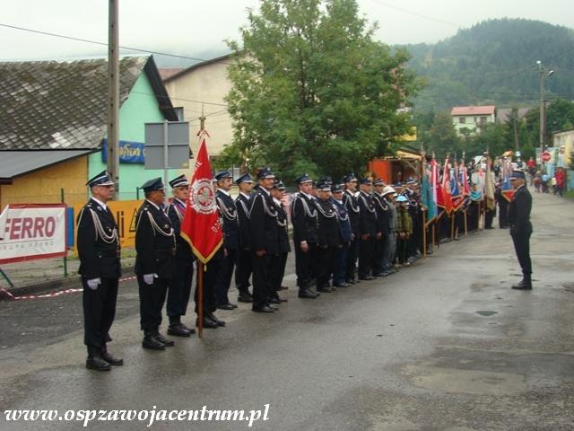 Przemarsz pod remize OSP Zawoja Centrum i zakonczenie oficjalnej czesci jubileuszu